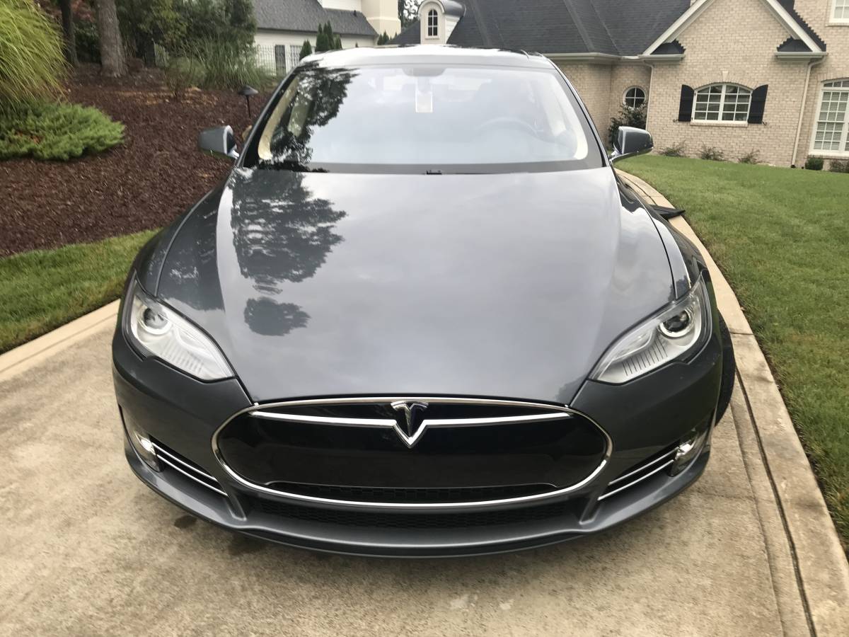 2013 Tesla Model S 5YJSA1CP1DFP17423