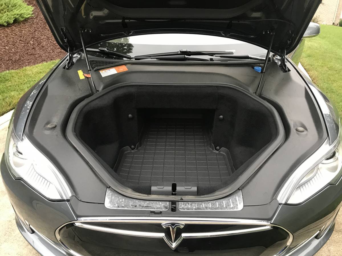 2013 Tesla Model S 5YJSA1CP1DFP17423