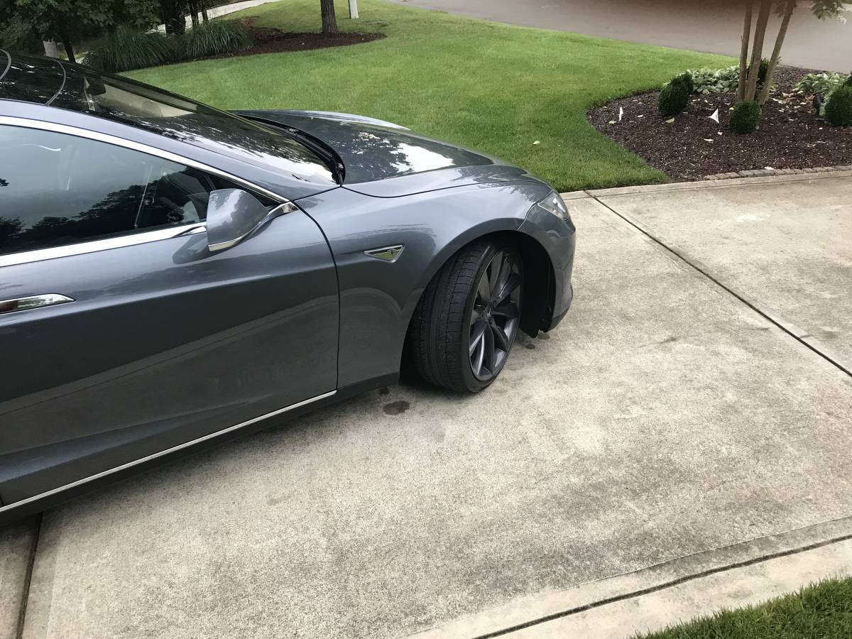 2013 Tesla Model S 5YJSA1CP1DFP17423