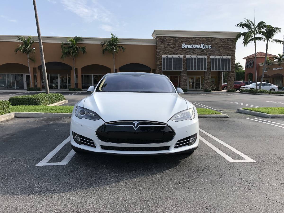 2014 Tesla Model S 5YJSA1S1XEFP30637