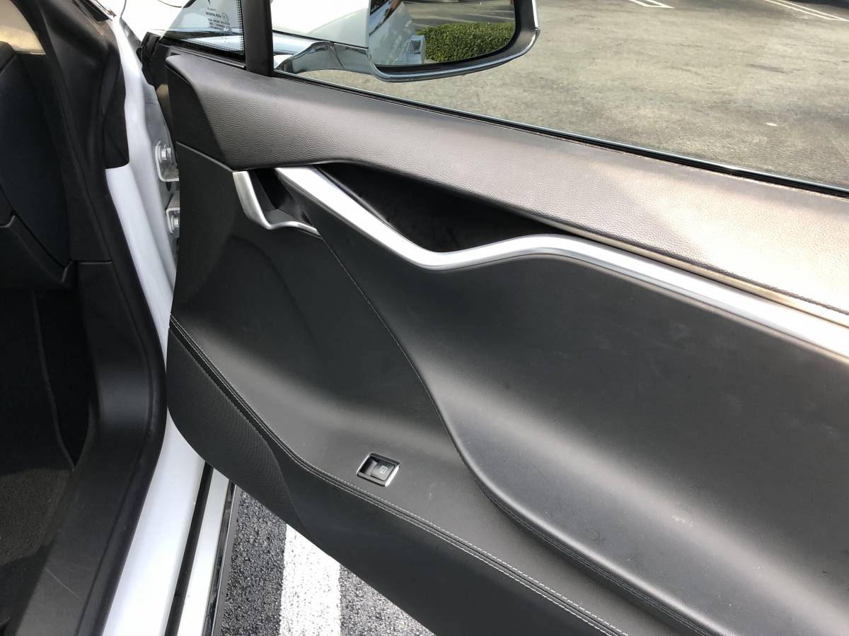 2014 Tesla Model S 5YJSA1S1XEFP30637