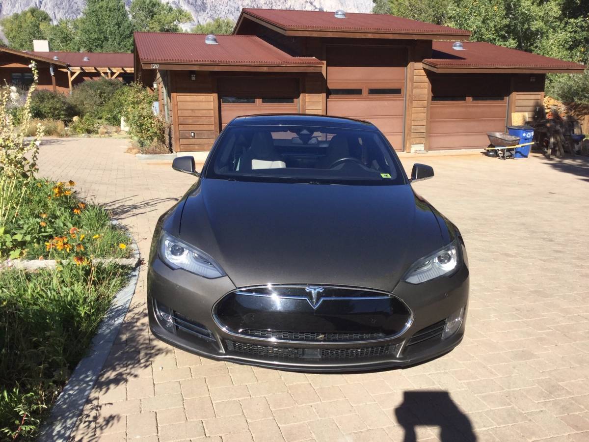 2015 Tesla Model S 5YJSA1E27FF119941