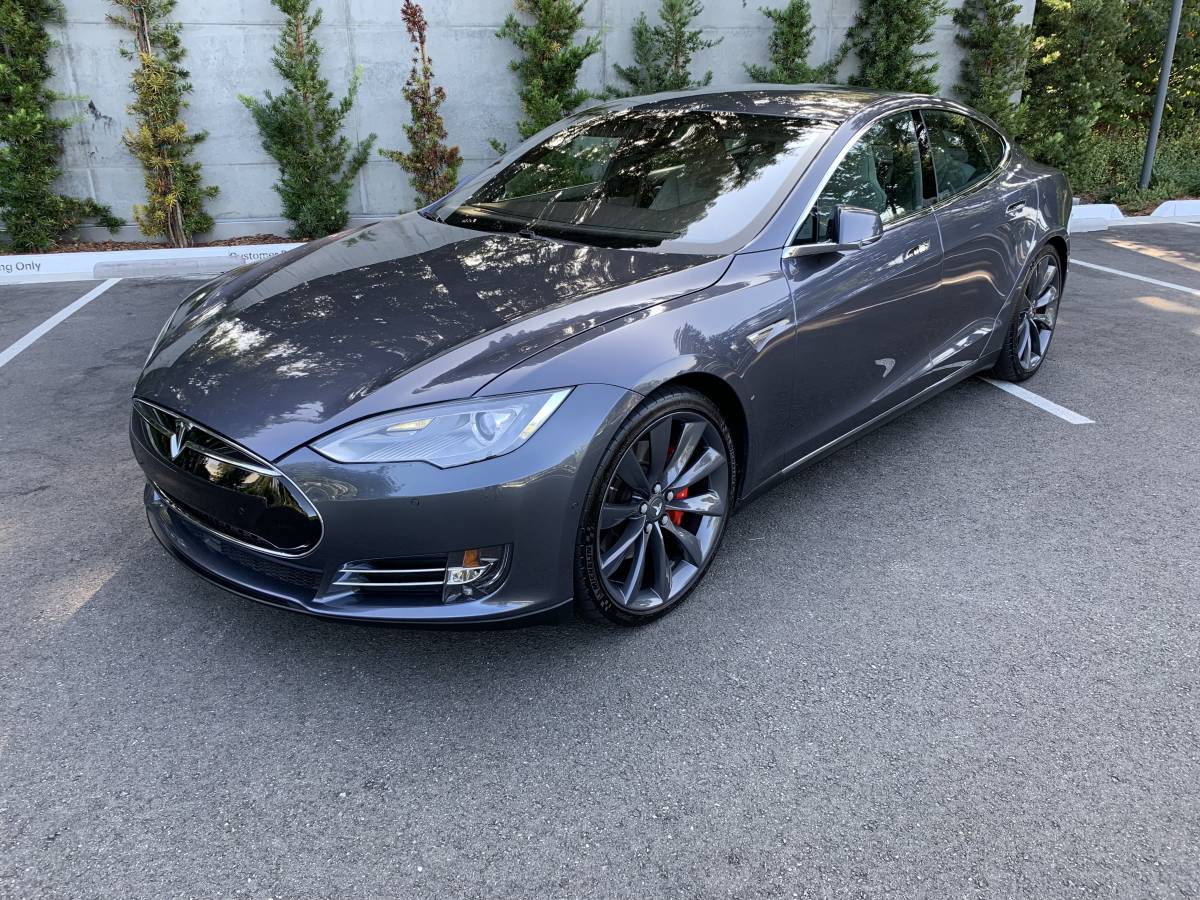 2014 Tesla Model S 5YJSA1H23EFP64368