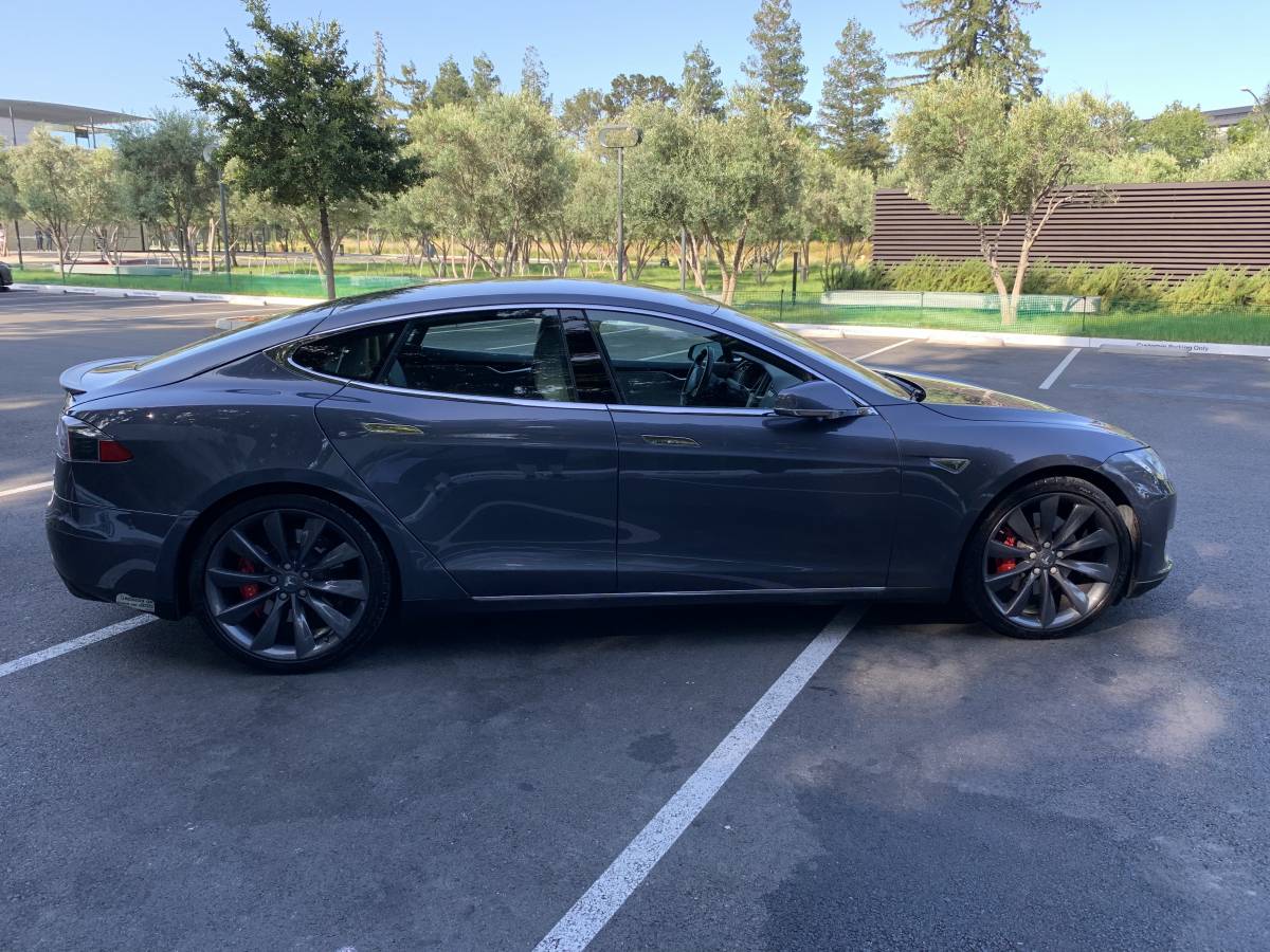 2014 Tesla Model S 5YJSA1H23EFP64368