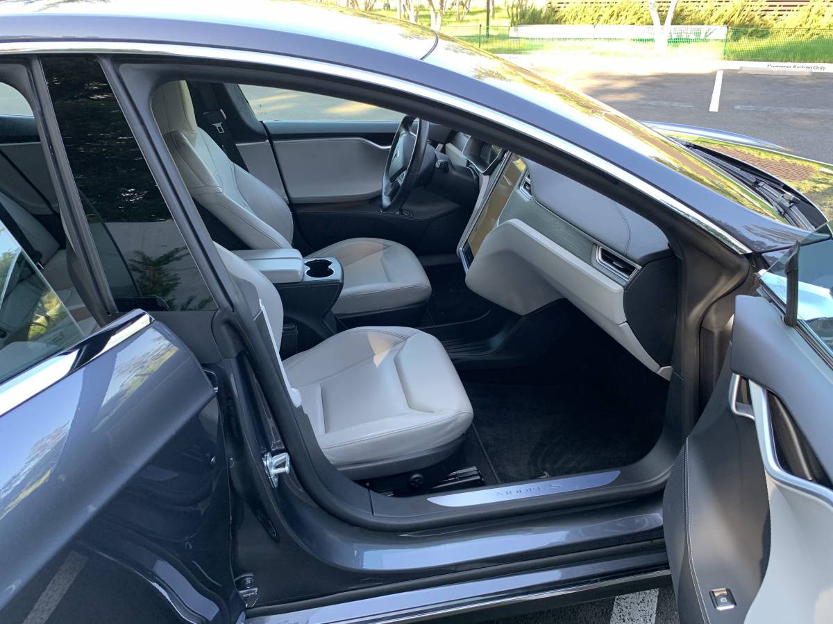 2014 Tesla Model S 5YJSA1H23EFP64368