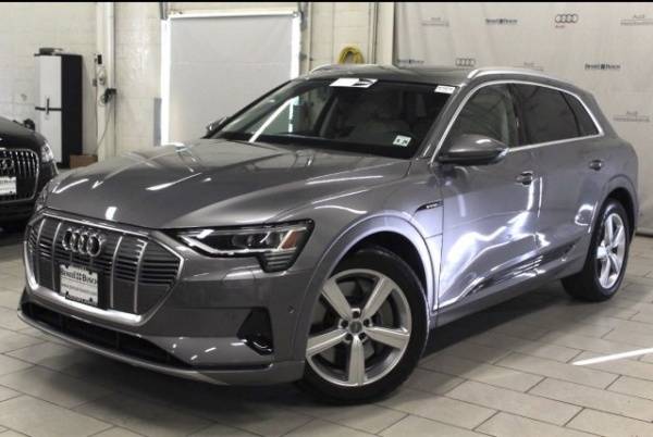 2019 Audi e-tron WA1LAAGE6KB011040