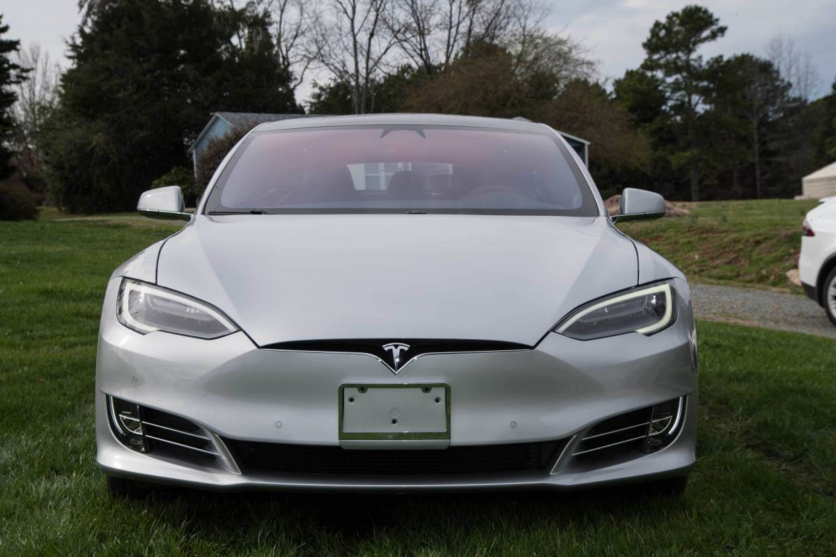 2018 Tesla Model S 5YJSA1E26JF254823