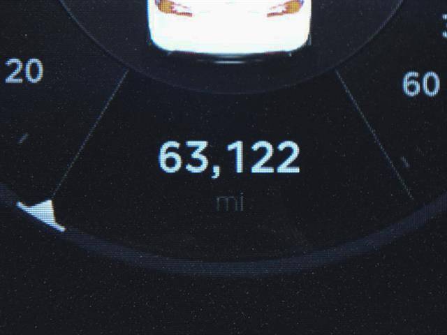 2013 Tesla Model S 5YJSA1CG1DFP16935