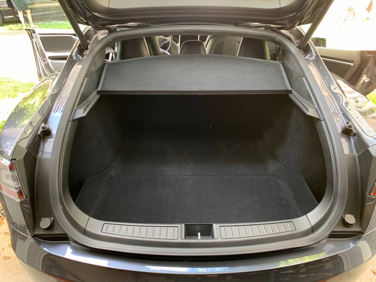 2016 Tesla Model S 5YJSA1E11GF130586