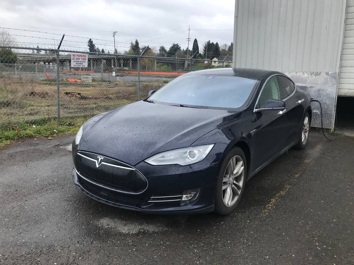 2014 Tesla Model S 5YJSA1H18EFP56953