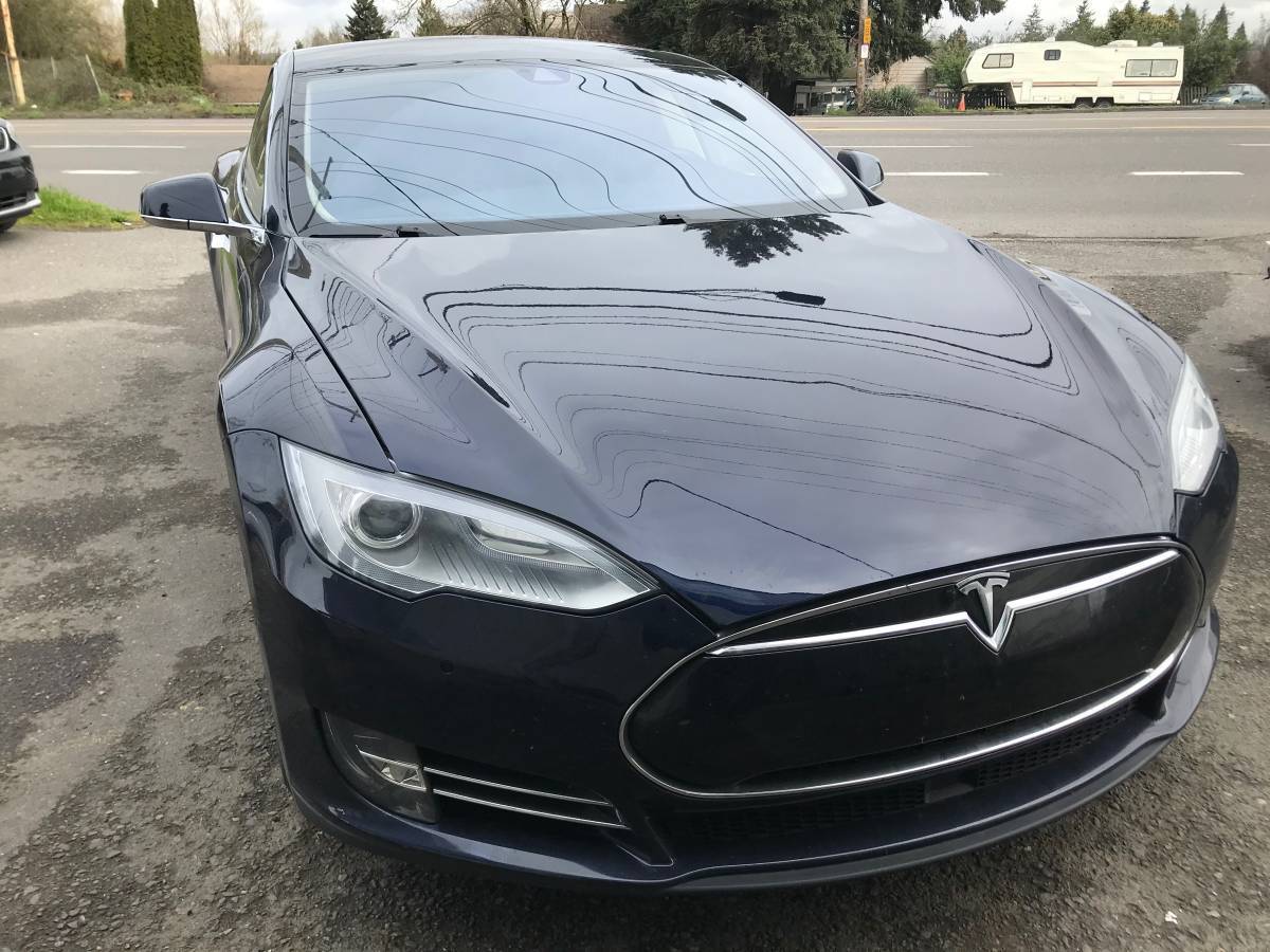 2014 Tesla Model S 5YJSA1H18EFP56953