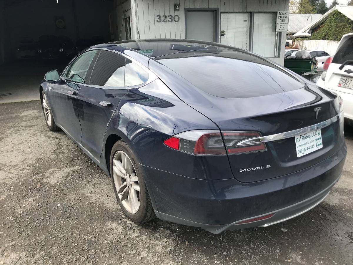 2014 Tesla Model S 5YJSA1H18EFP56953