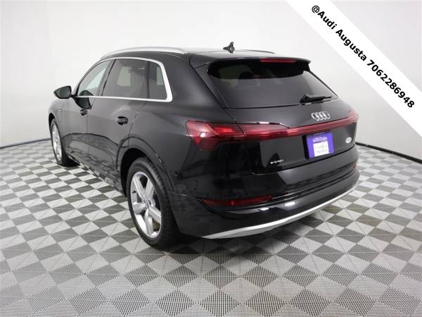 2019 Audi e-tron WA1LAAGE3KB008984