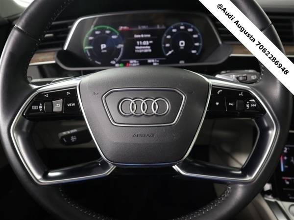 2019 Audi e-tron WA1LAAGE3KB008984