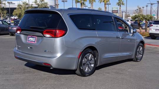 2018 Chrysler Pacifica Hybrid 2C4RC1N74JR129604