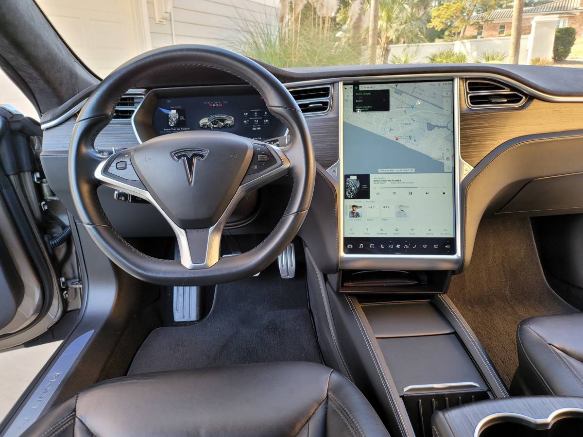 2015 Tesla Model S 5YJSA1H42FF095822