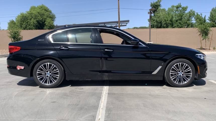 2018 BMW 5 Series WBAJA9C54JB250132