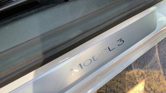 2019 Tesla Model 3 5YJ3E1EA0KF417922