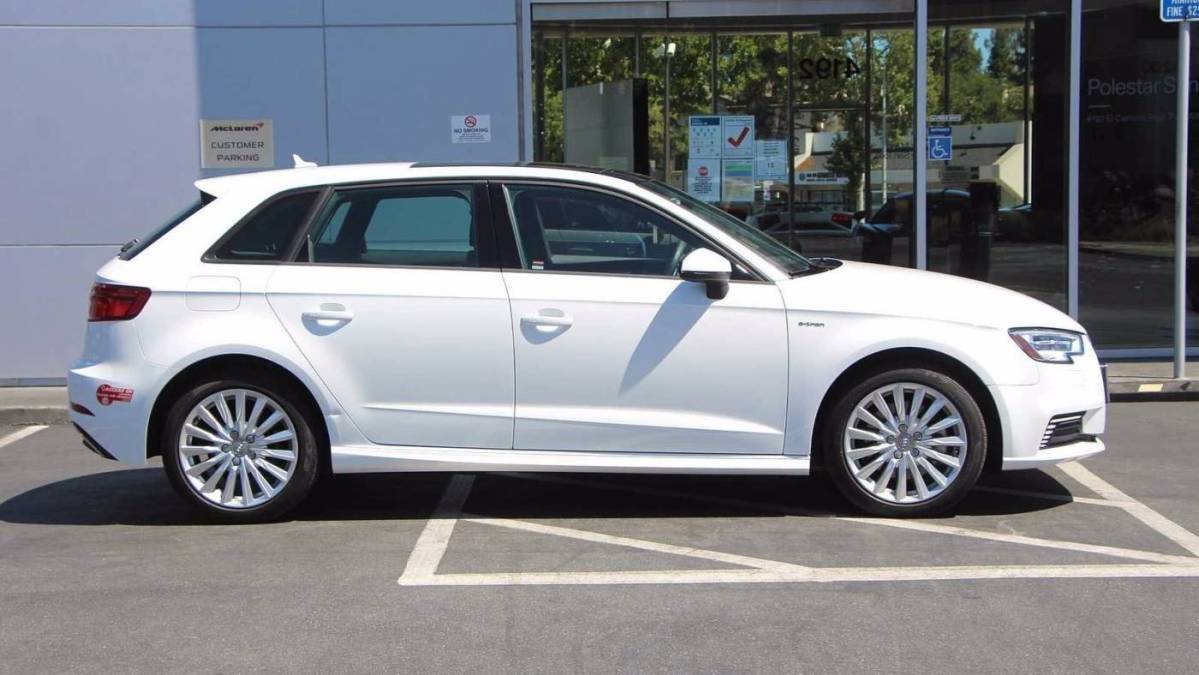 2018 Audi A3 Sportback e-tron WAUUPBFF7JA068650