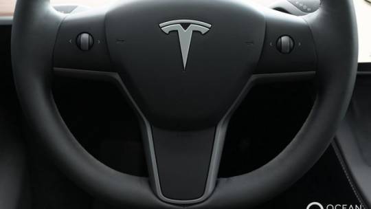 2021 Tesla Model Y 5YJYGDEEXMF174708