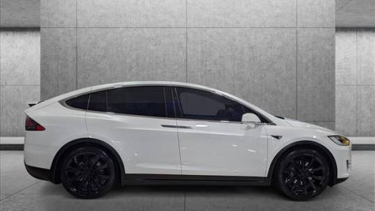 2018 Tesla Model X 5YJXCAE2XJF113401