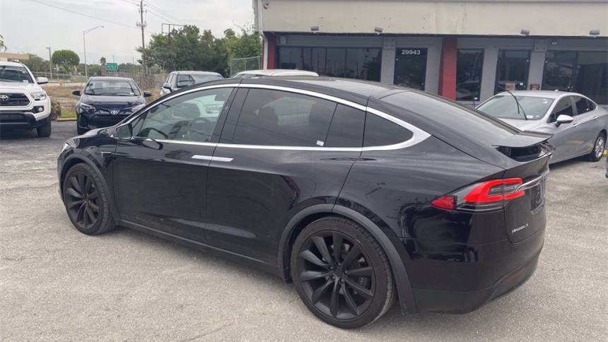 2018 Tesla Model X 5YJXCBE20JF123408