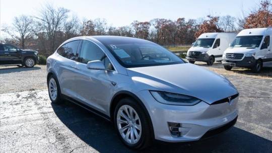 2017 Tesla Model X 5YJXCDE21HF044044