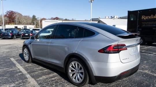 2017 Tesla Model X 5YJXCDE21HF044044