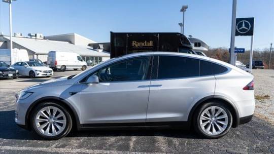 2017 Tesla Model X 5YJXCDE21HF044044