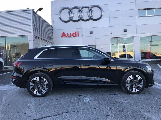 2021 Audi e-tron WA1LAAGE2MB005920