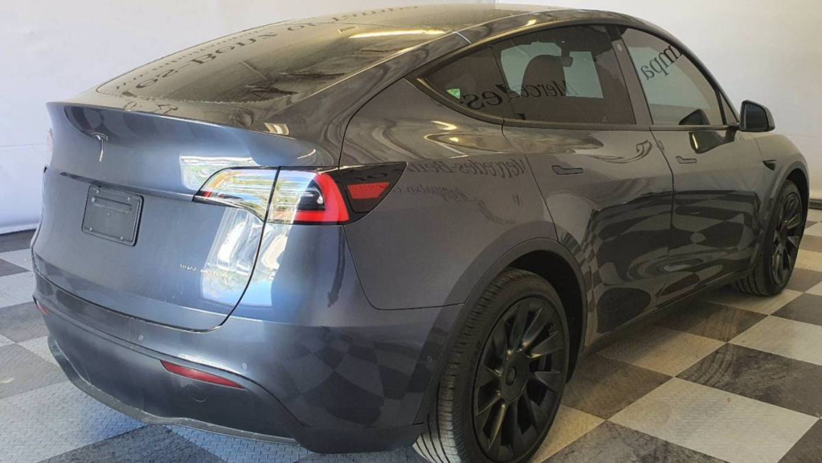 2021 Tesla Model Y 5YJYGDEE8MF108237