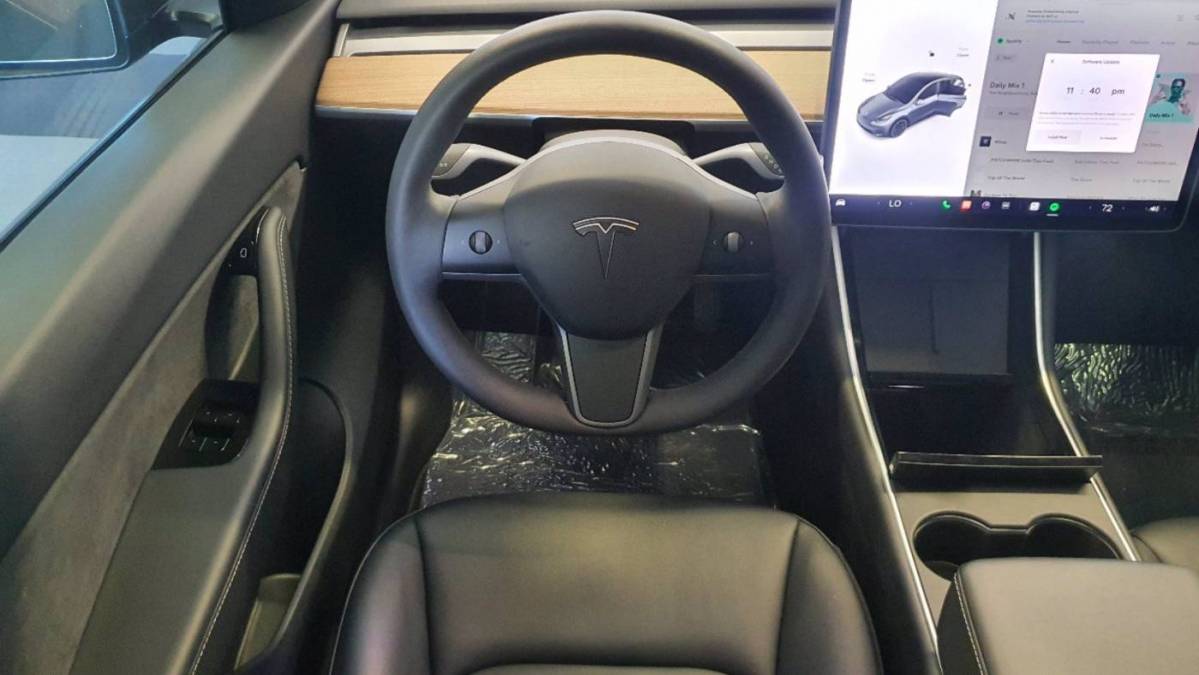 2021 Tesla Model Y 5YJYGDEE8MF108237