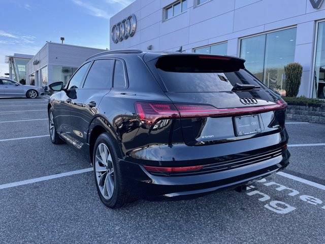 2021 Audi e-tron WA1LAAGE2MB025651