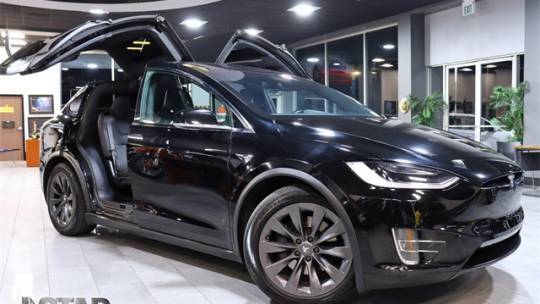 2018 Tesla Model X 5YJXCDE20JF137319