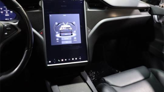 2018 Tesla Model X 5YJXCDE20JF137319