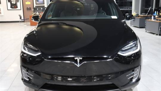 2018 Tesla Model X 5YJXCDE20JF137319