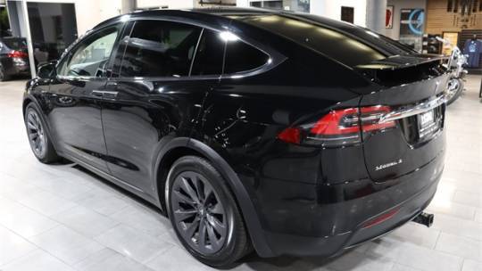 2018 Tesla Model X 5YJXCDE20JF137319