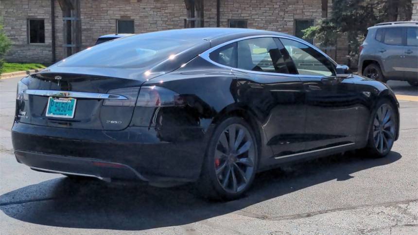 2014 Tesla Model S 5YJSA1H21EFP67494