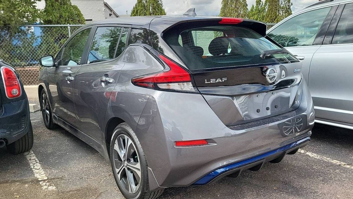 2022 Nissan LEAF 1N4AZ1CV5NC561233