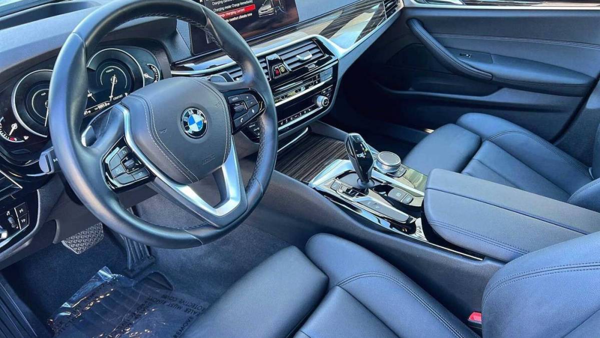 2019 BMW 5 Series WBAJA9C58KB399273