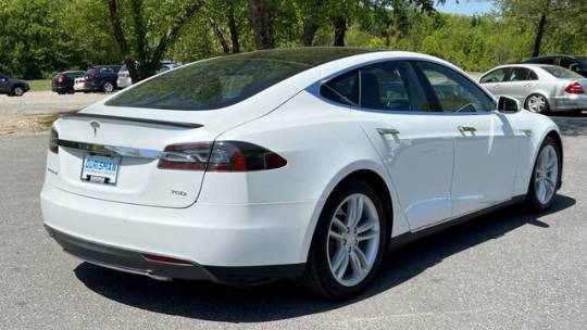 2015 Tesla Model S 5YJSA1S26FF087892