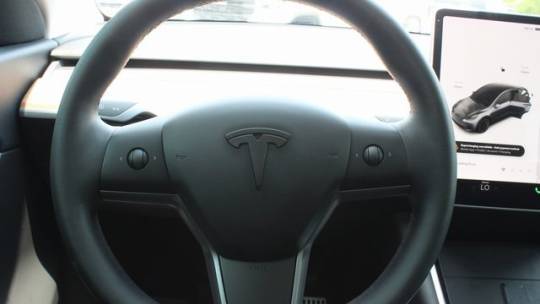 2020 Tesla Model Y 5YJYGDEE5LF033155