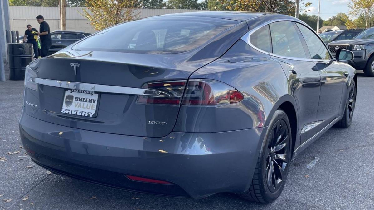 2017 Tesla Model S 5YJSA1E25HF233147