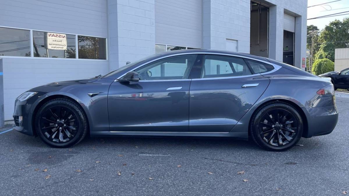 2017 Tesla Model S 5YJSA1E25HF233147