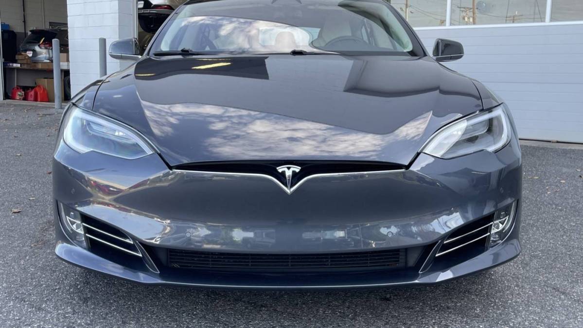 2017 Tesla Model S 5YJSA1E25HF233147