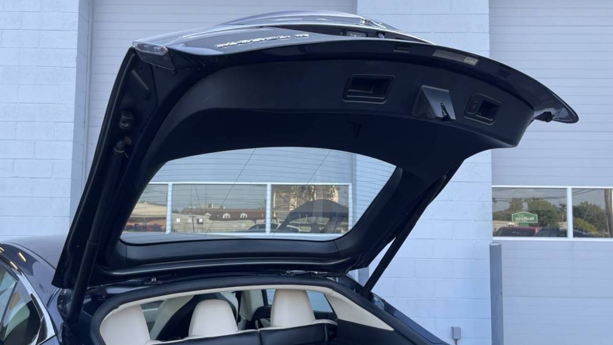 2017 Tesla Model S 5YJSA1E25HF233147