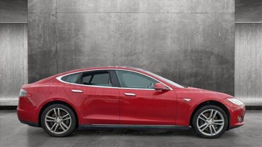 2016 Tesla Model S 5YJSA1E27GF132948