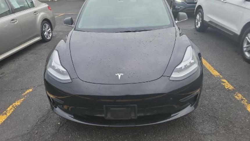 2018 Tesla Model 3 5YJ3E1EA5JF003887