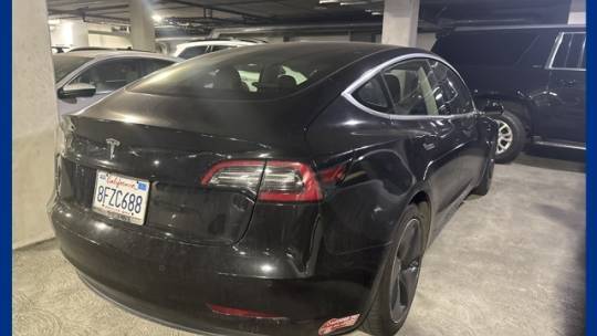 2018 Tesla Model 3 5YJ3E1EAXJF070999