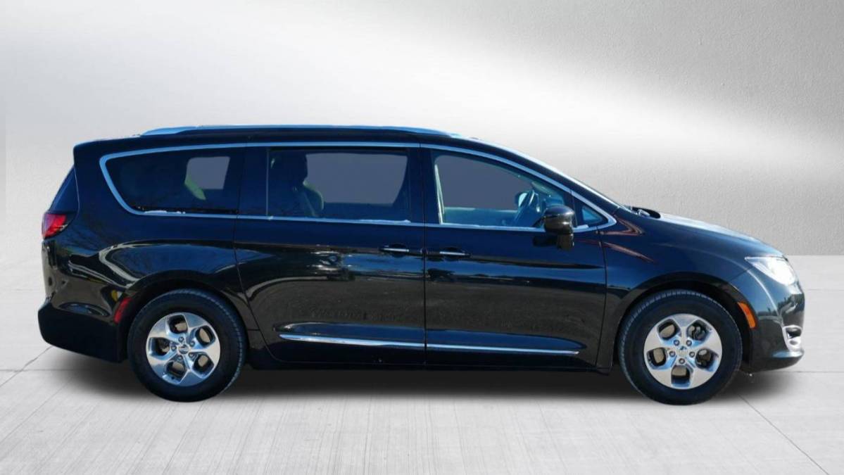 2018 Chrysler Pacifica Hybrid 2C4RC1L71JR194820